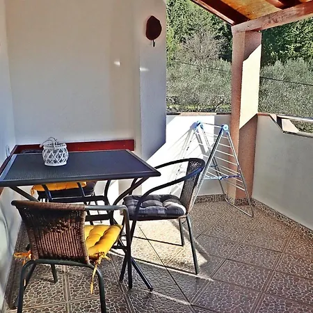 Apartment With Parking Space Starigrad, Paklenica - 25527